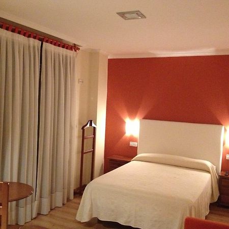 Hostal Santa Baia Ribadumia Ruang foto