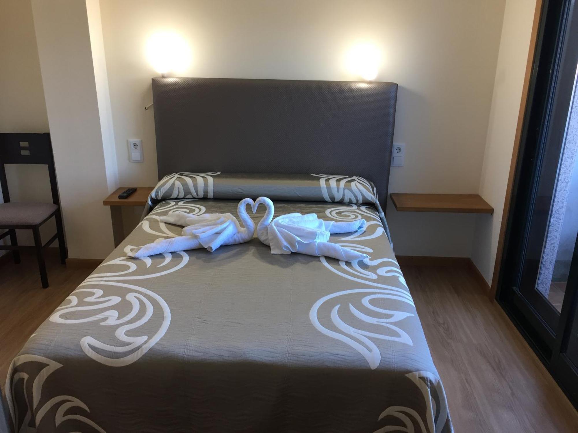 Hostal Santa Baia Ribadumia Bagian luar foto