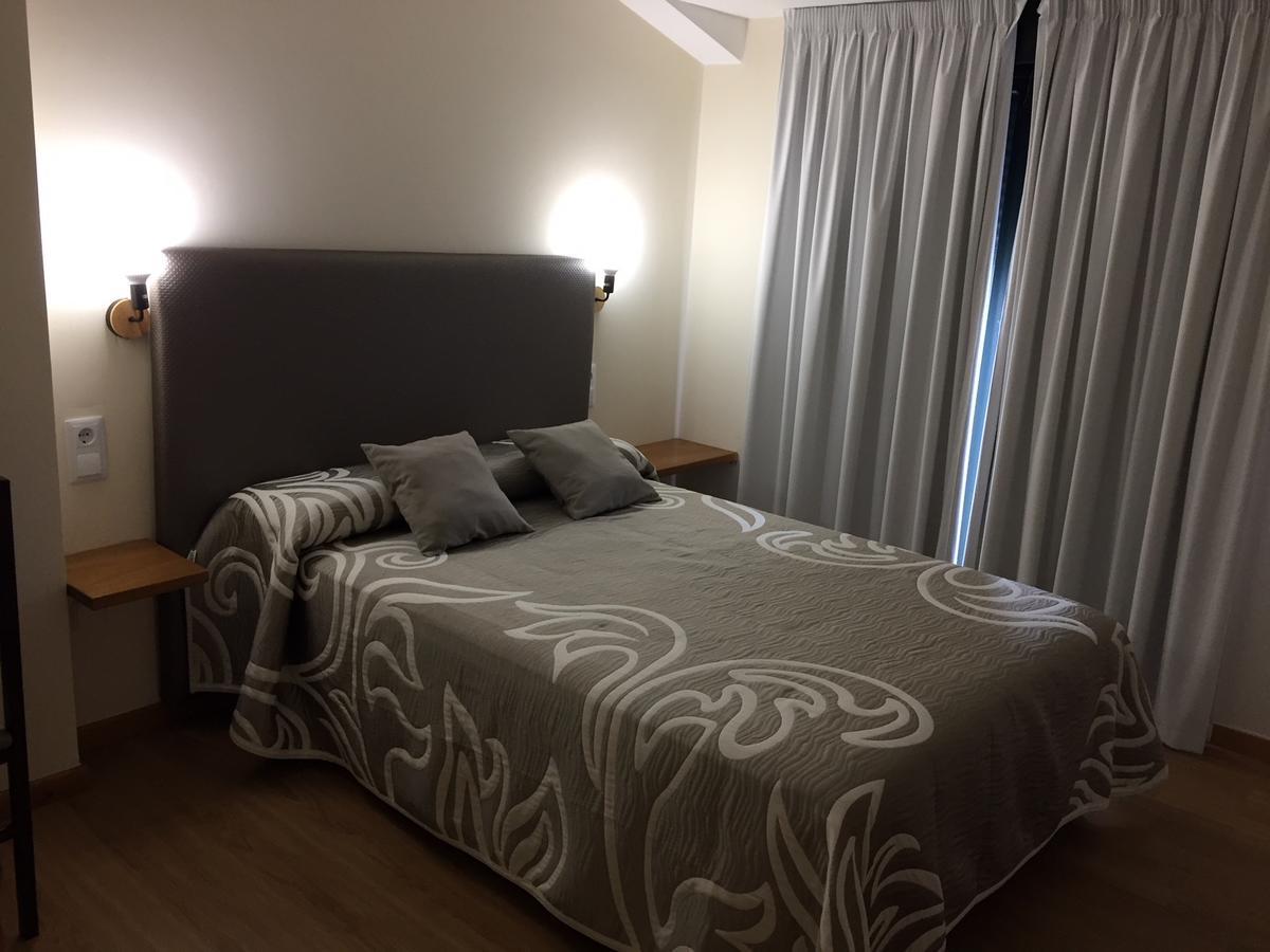 Hostal Santa Baia Ribadumia Bagian luar foto