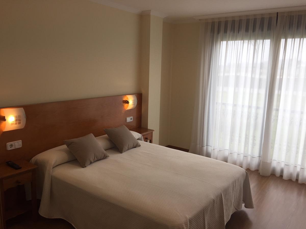 Hostal Santa Baia Ribadumia Bagian luar foto